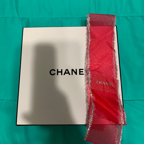 Chanel Empty Box & Ribbon - Picture 3 of 3